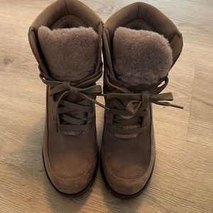 Ugg wedge boot with laces